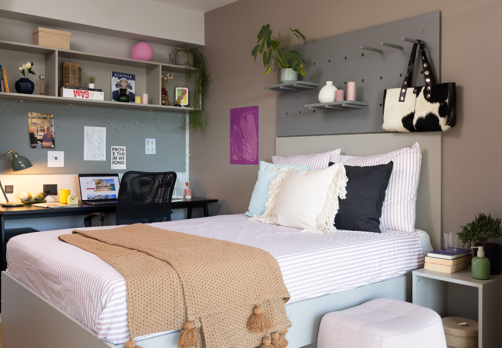 BaseStack | Contact hero